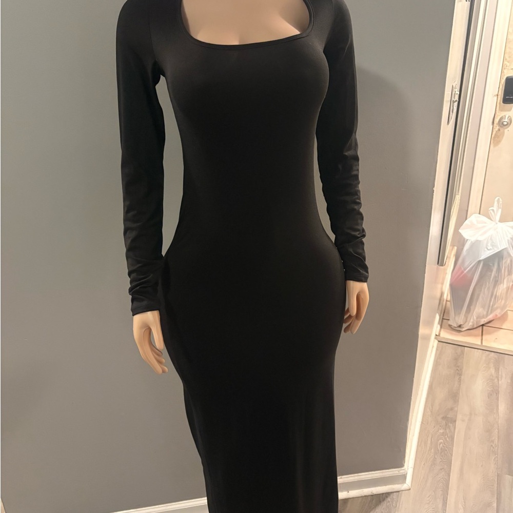 Chic Long Sleeve Black Dress
